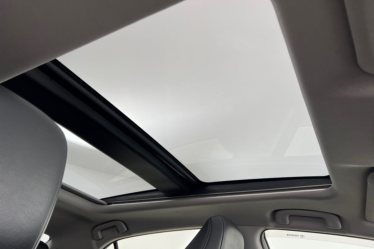 2019 Toyota Camry SL GSV70R