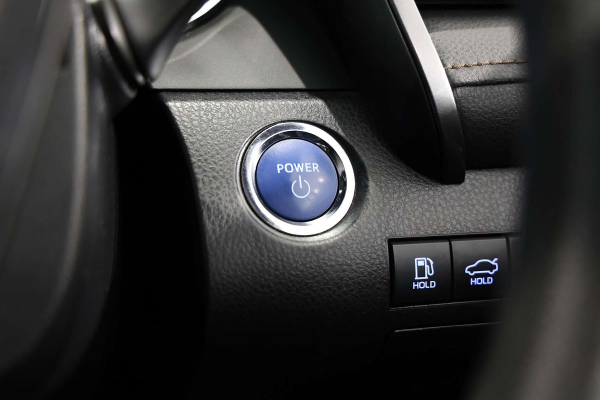 2018 Toyota Camry Ascent AXVH71R