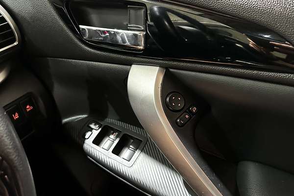 2017 Mitsubishi Eclipse Cross Exceed YA