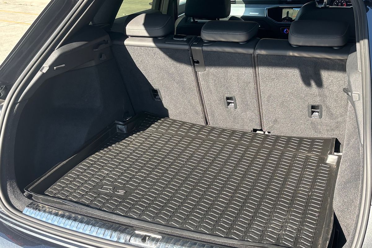 2021 Audi Q3 40 TFSI S line F3