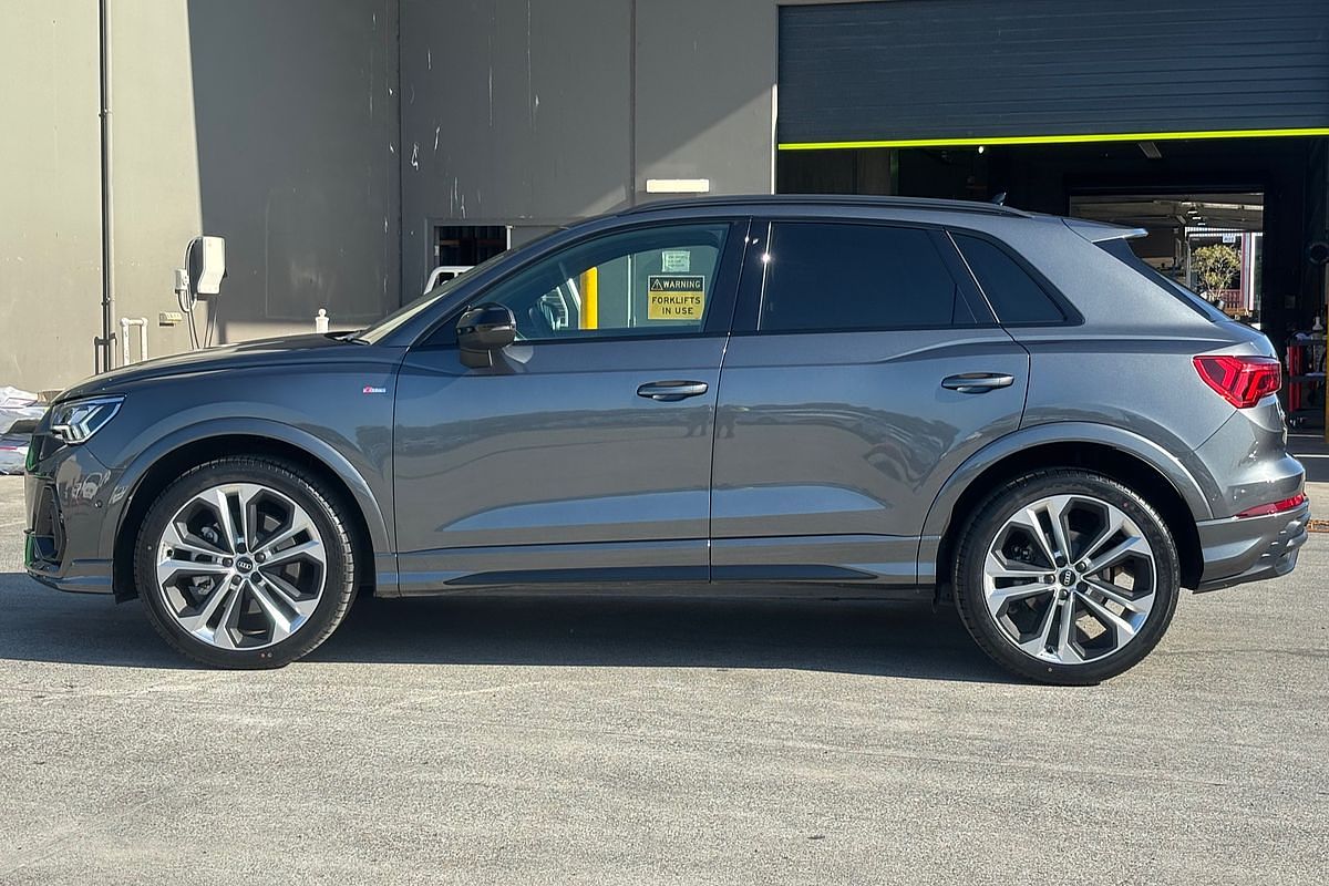 2021 Audi Q3 40 TFSI S line F3