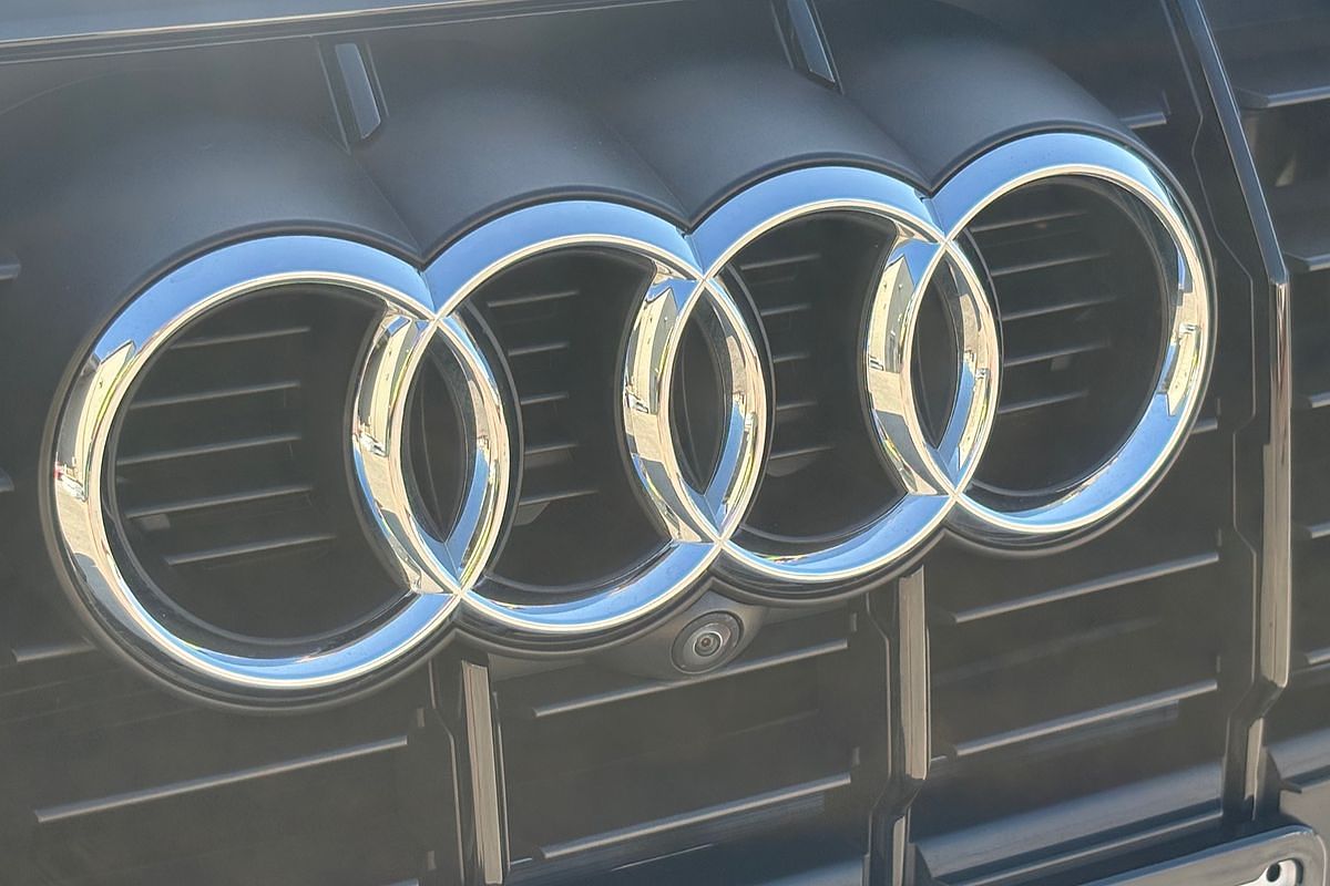 2021 Audi Q3 40 TFSI S line F3