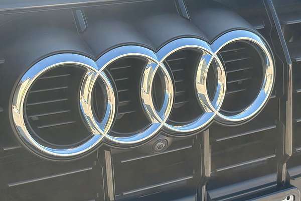 2021 Audi Q3 40 TFSI S line F3