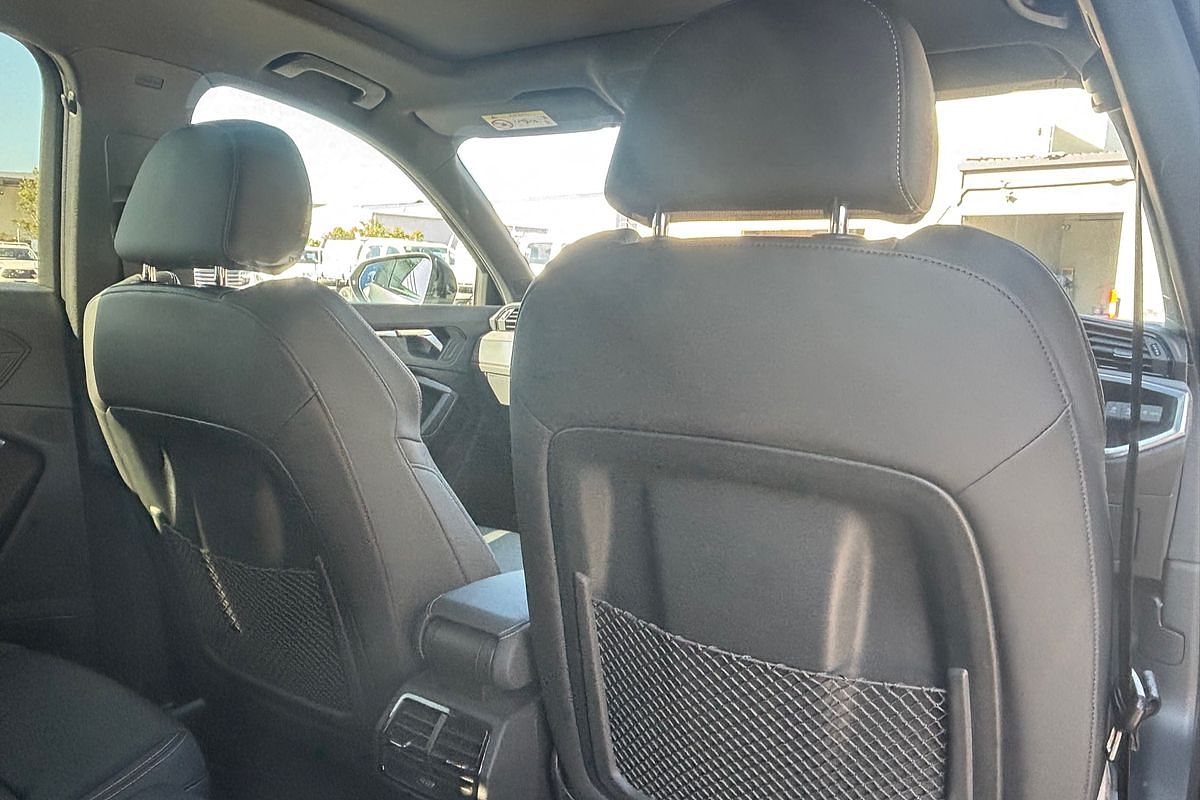 2021 Audi Q3 40 TFSI S line F3