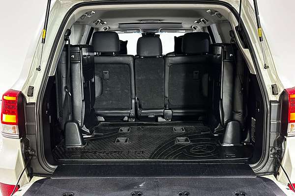 2016 Toyota Landcruiser Sahara VDJ200R