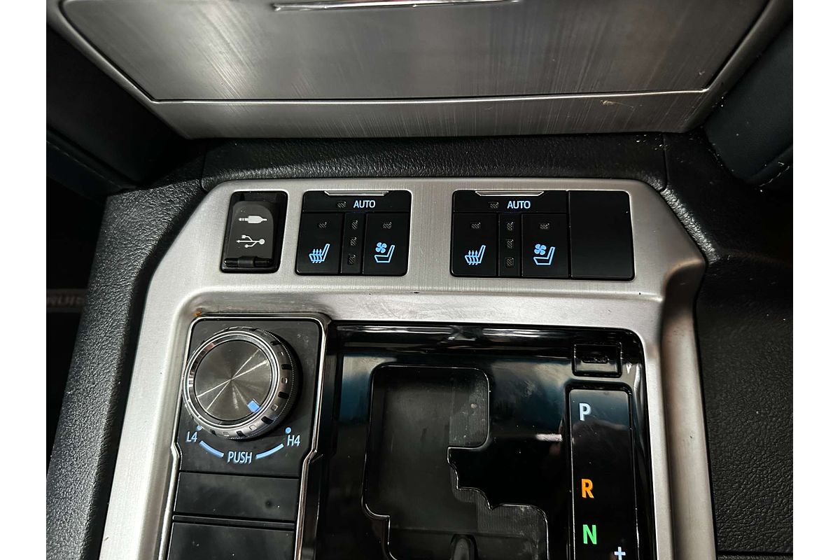 2016 Toyota Landcruiser Sahara VDJ200R