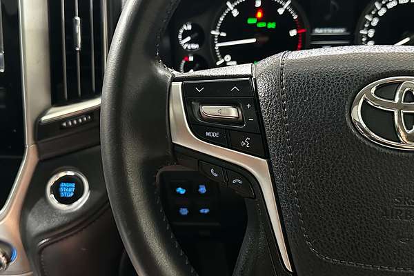 2016 Toyota Landcruiser Sahara VDJ200R