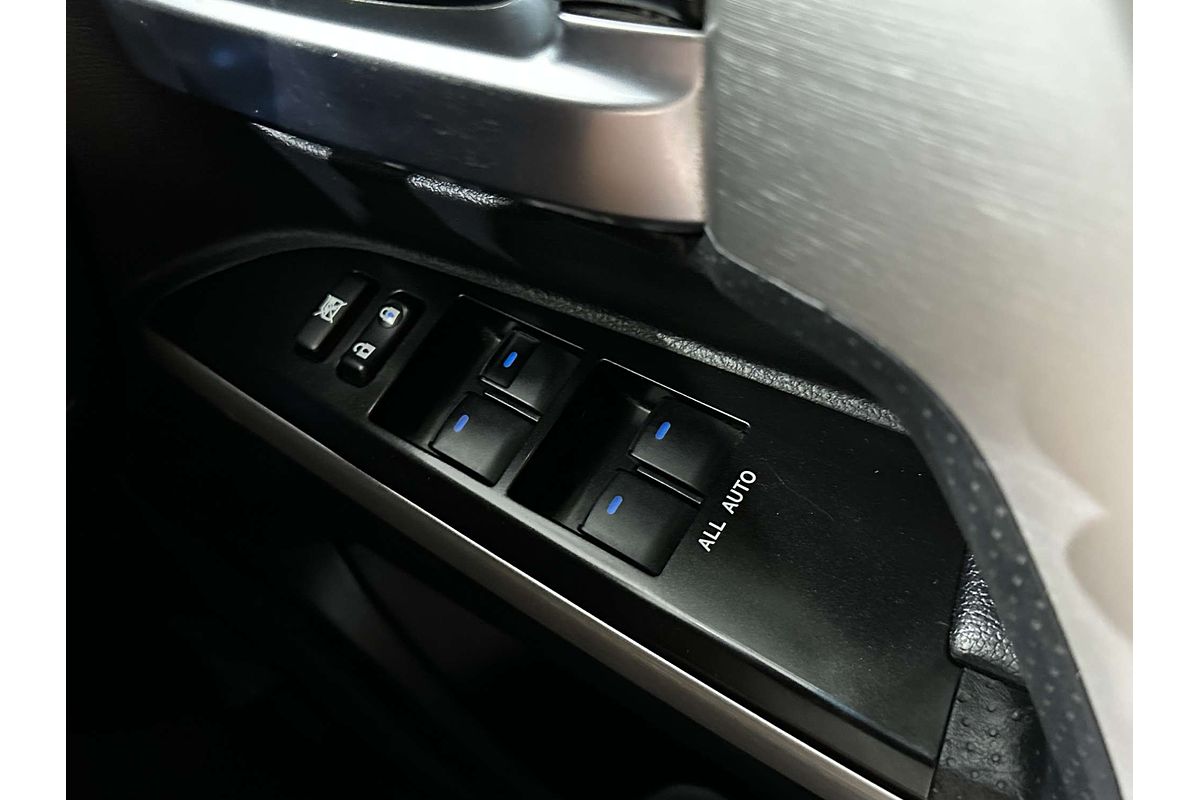 2016 Toyota Landcruiser Sahara VDJ200R