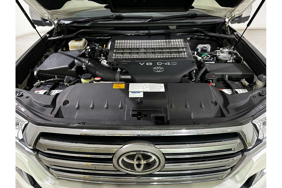 2016 Toyota Landcruiser Sahara VDJ200R