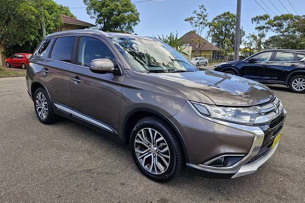 2017 Mitsubishi Outlander LS Safety Pack ZK