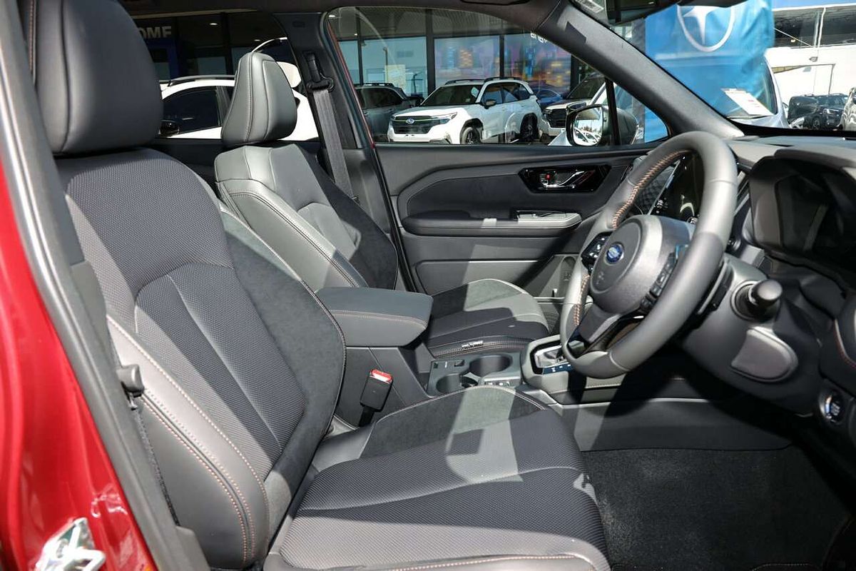 2025 Subaru Forester Hybrid Touring S6