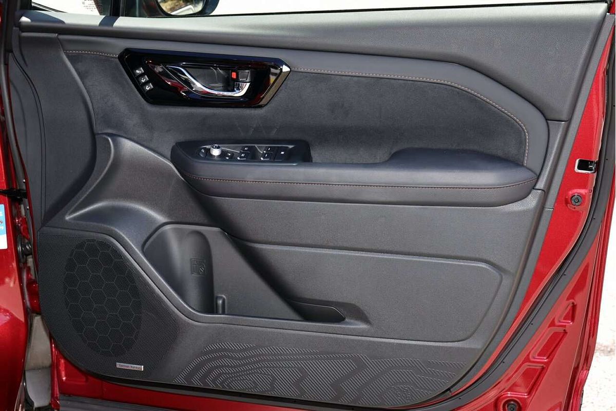 2025 Subaru Forester Hybrid Touring S6