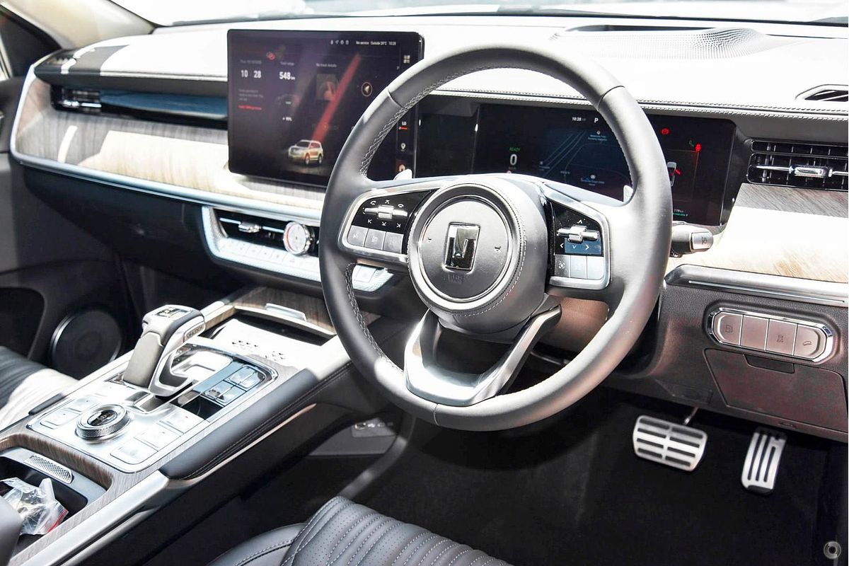 2025 GWM Tank 500 Ultra Hi4-T PHEV P03