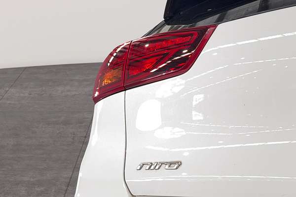 2021 Kia Niro Hybrid Sport DE