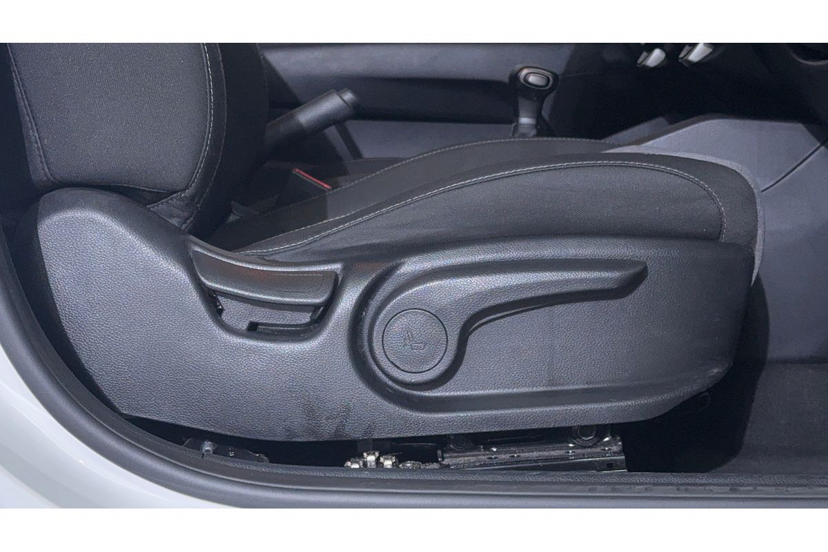 2023 Kia Stonic S YB