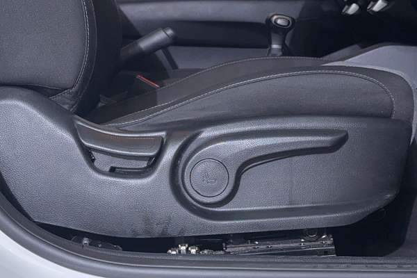 2023 Kia Stonic S YB