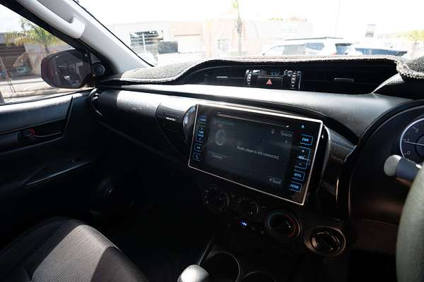 2017 Toyota Hilux SR GUN126R 4X4