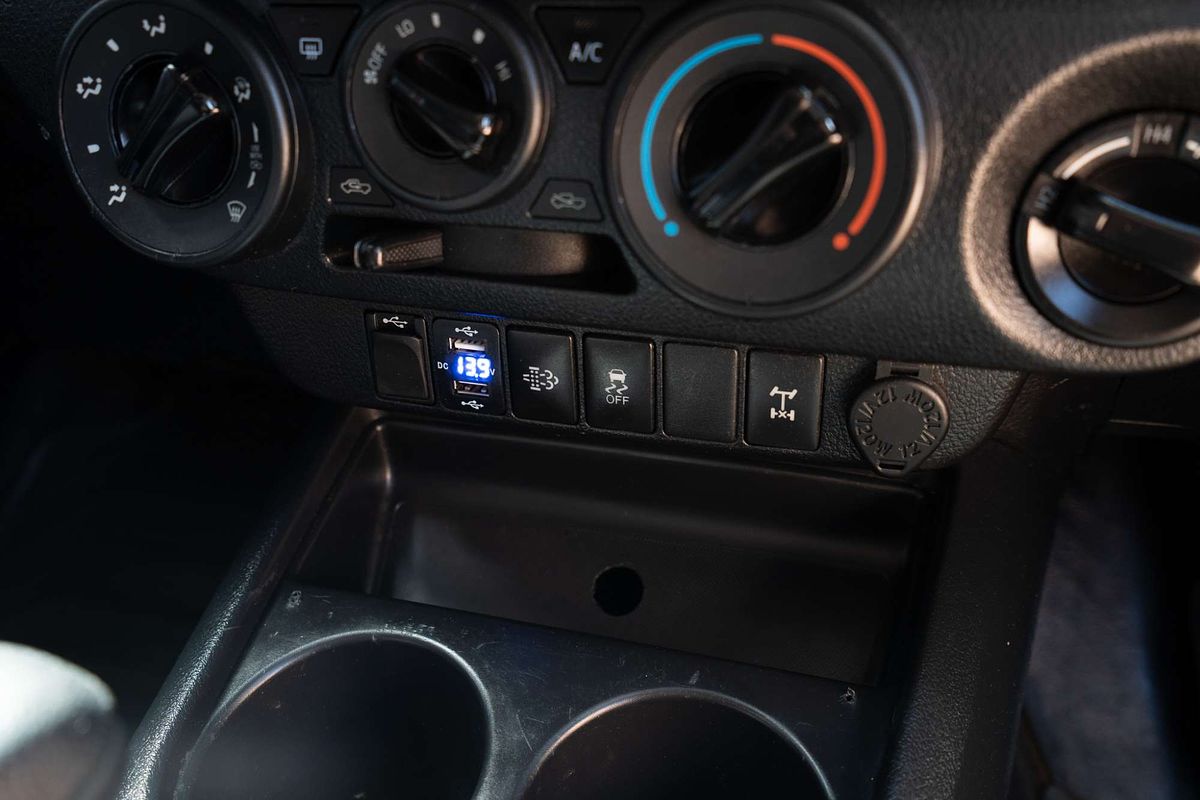 2017 Toyota Hilux SR GUN126R 4X4