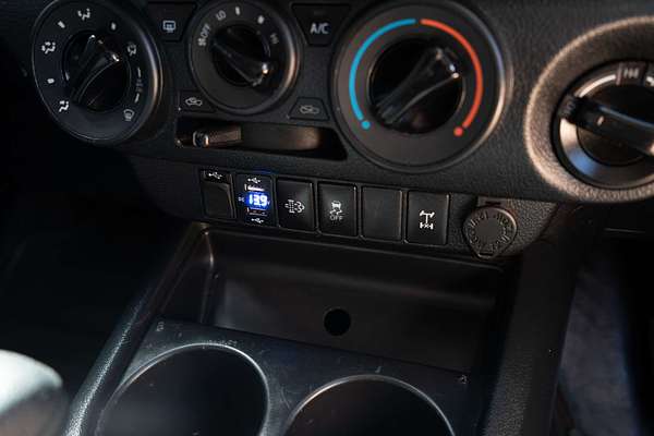 2017 Toyota Hilux SR GUN126R 4X4