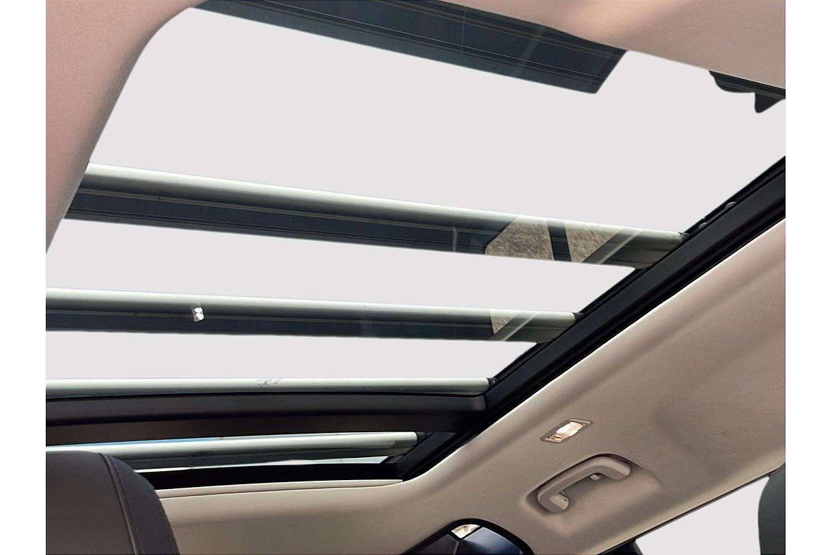 2020 Land Rover Defender 110 D240 First Edition L663