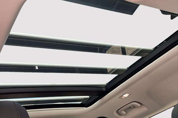 2020 Land Rover Defender 110 D240 First Edition L663