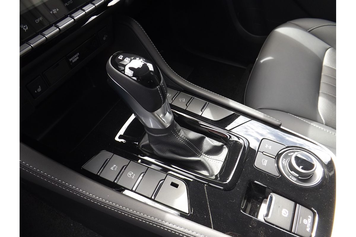 2025 Isuzu MU-X LS-T