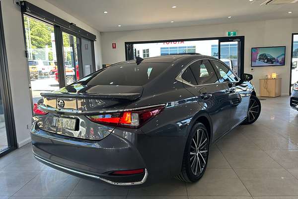 2024 Lexus ES ES300h Luxury AXZH10R