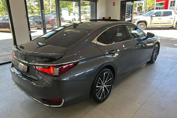 2024 Lexus ES ES300h Luxury AXZH10R