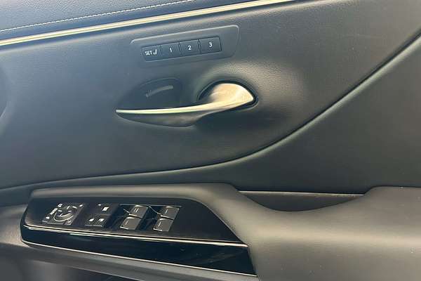 2024 Lexus ES ES300h Luxury AXZH10R