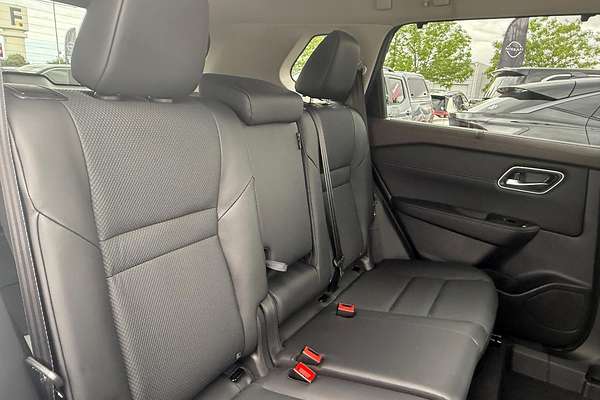 2025 Nissan X-TRAIL N-TREK T33