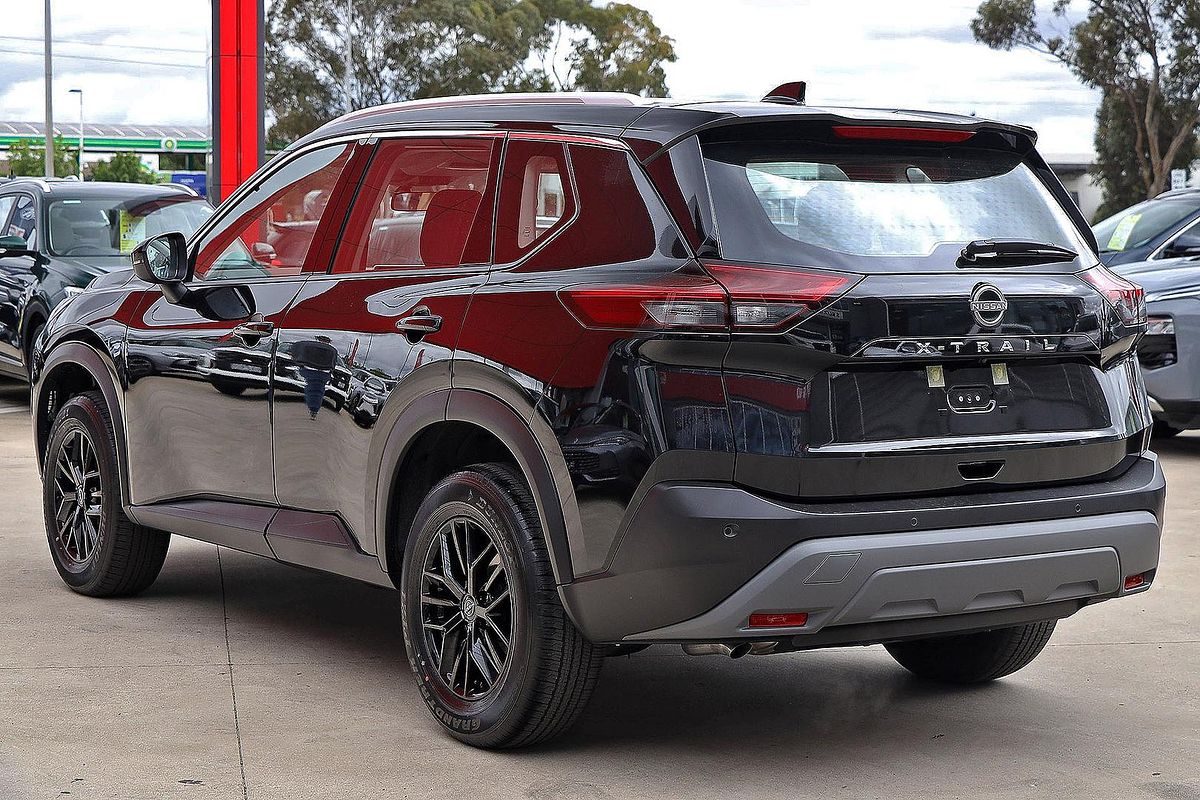 2025 Nissan X-TRAIL ST T33