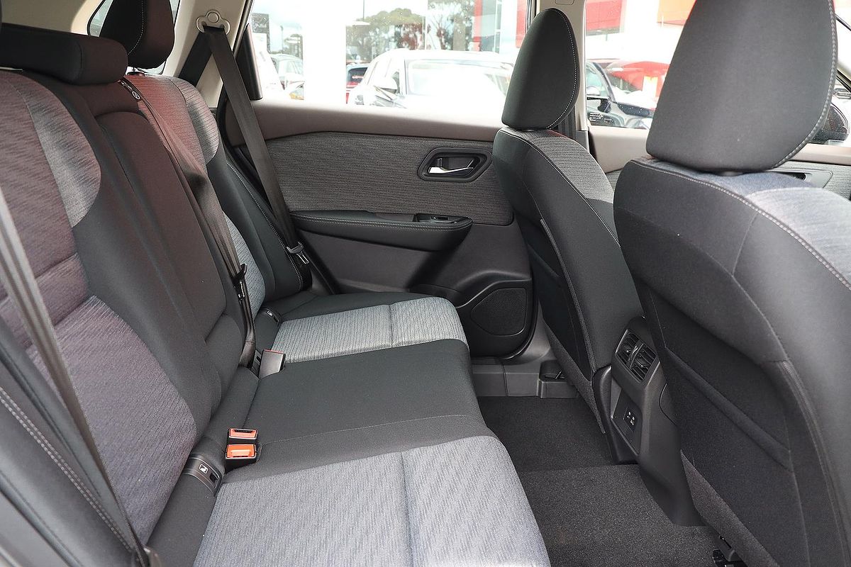 2025 Nissan X-TRAIL ST T33