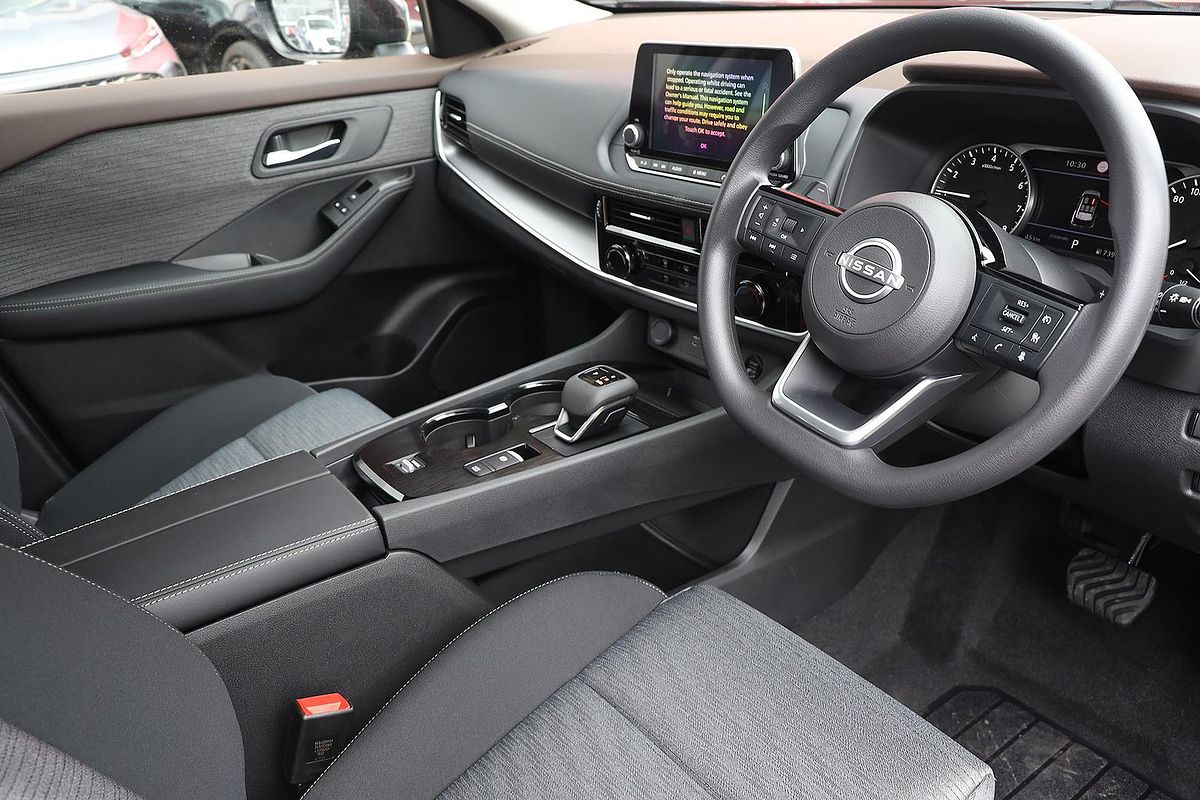 2025 Nissan X-TRAIL ST T33