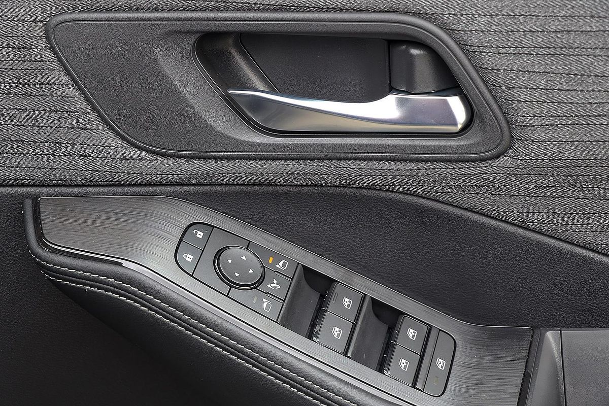 2025 Nissan X-TRAIL ST T33