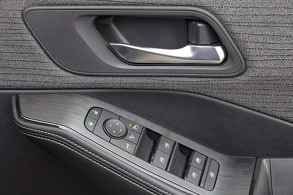 2025 Nissan X-TRAIL ST T33