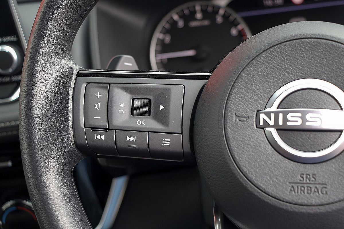 2025 Nissan X-TRAIL ST T33