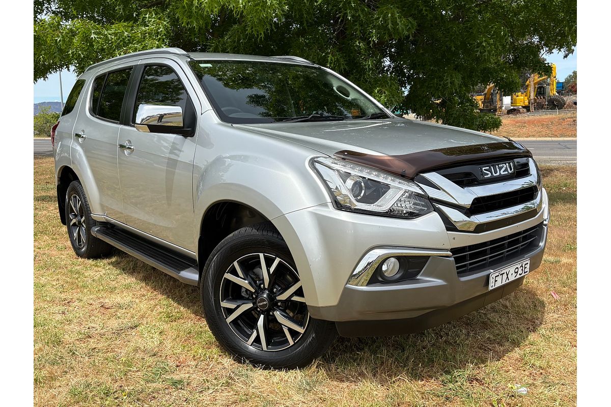 2020 Isuzu MU-X LS-T