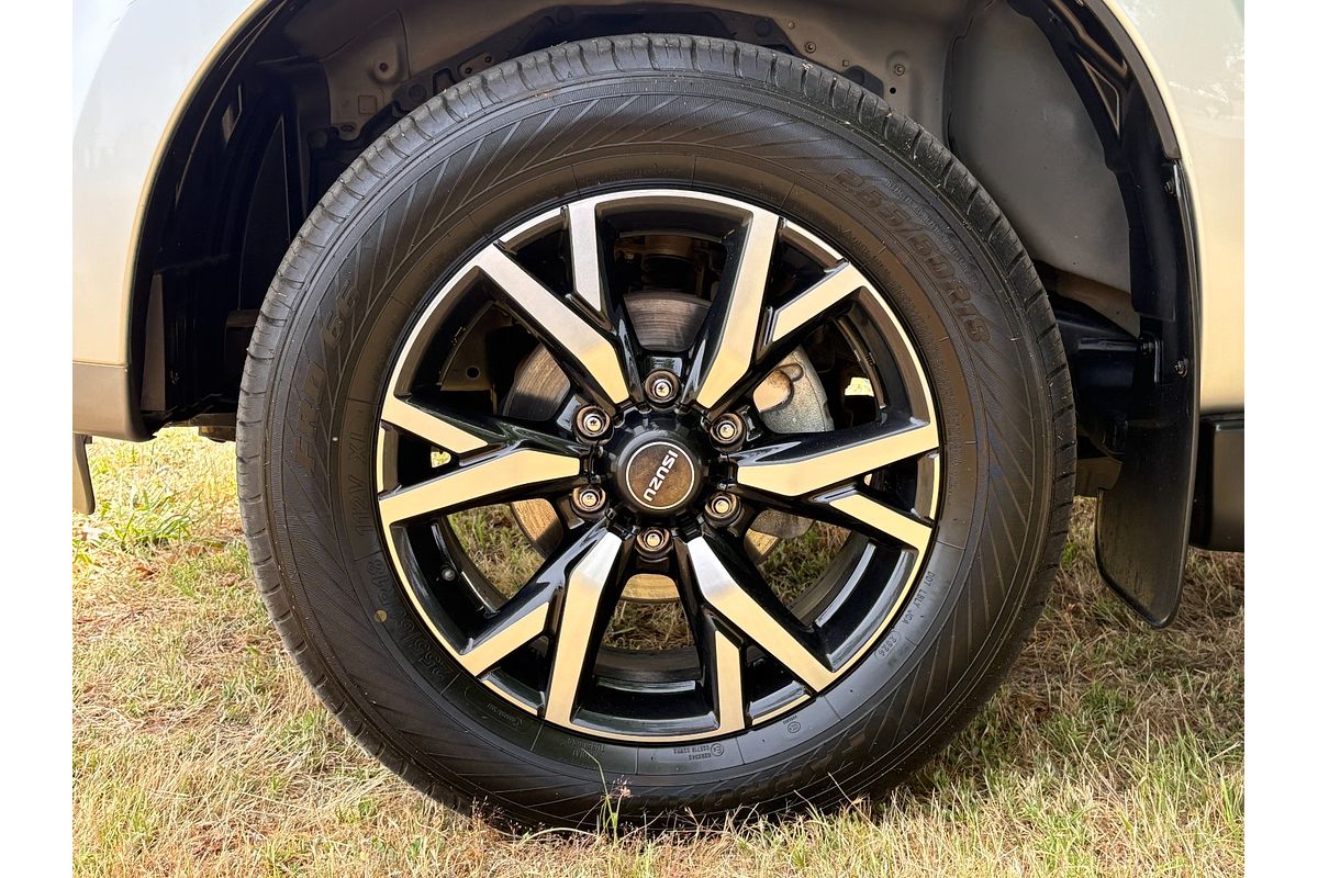 2020 Isuzu MU-X LS-T