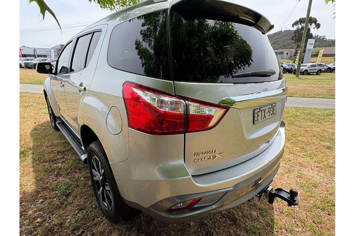 2020 Isuzu MU-X LS-T