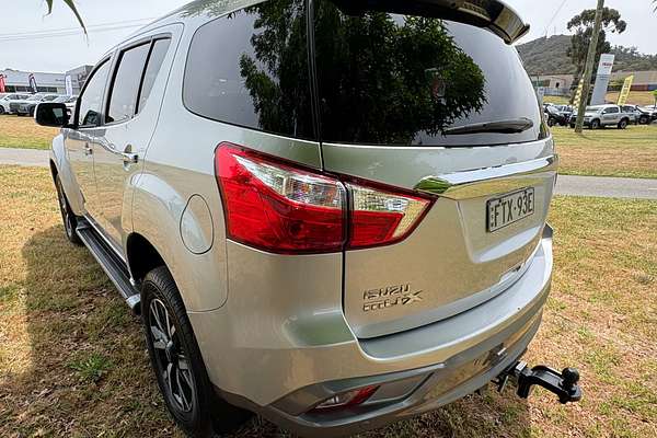 2020 Isuzu MU-X LS-T