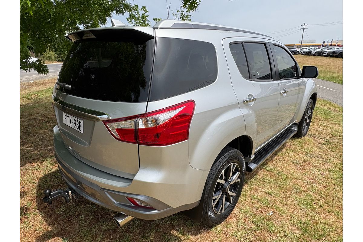 2020 Isuzu MU-X LS-T