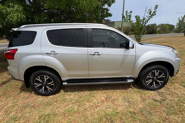 2020 Isuzu MU-X LS-T