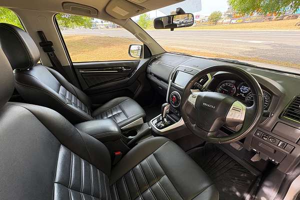 2020 Isuzu MU-X LS-T