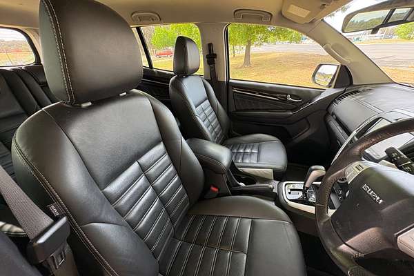 2020 Isuzu MU-X LS-T