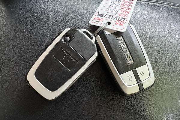 2020 Isuzu MU-X LS-T