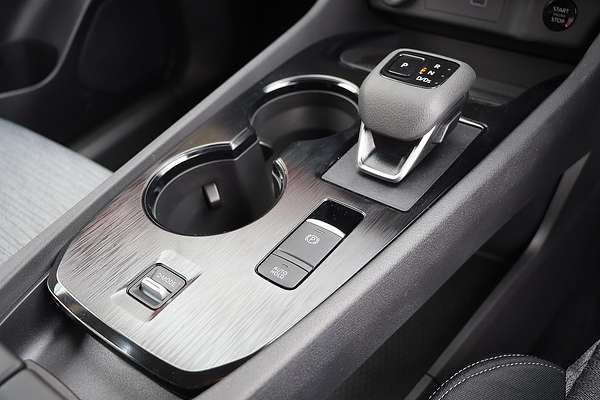 2025 Nissan X-TRAIL ST T33