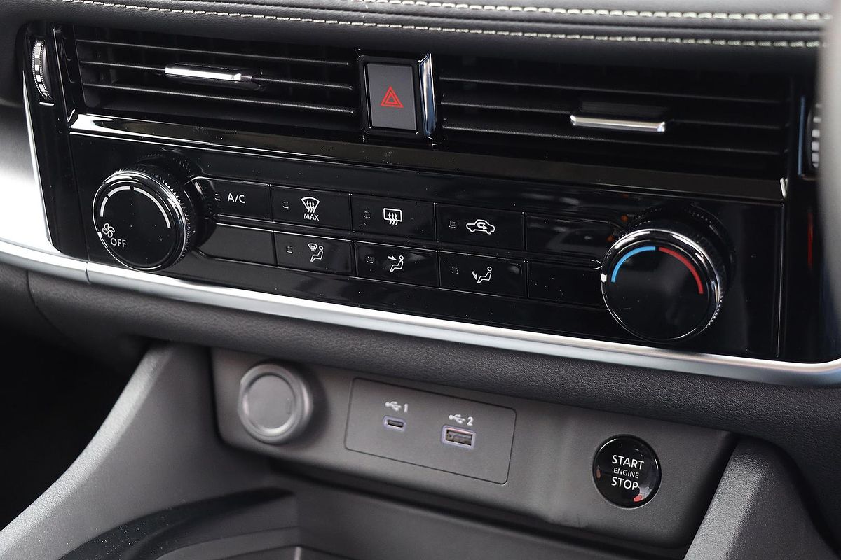 2025 Nissan X-TRAIL ST T33