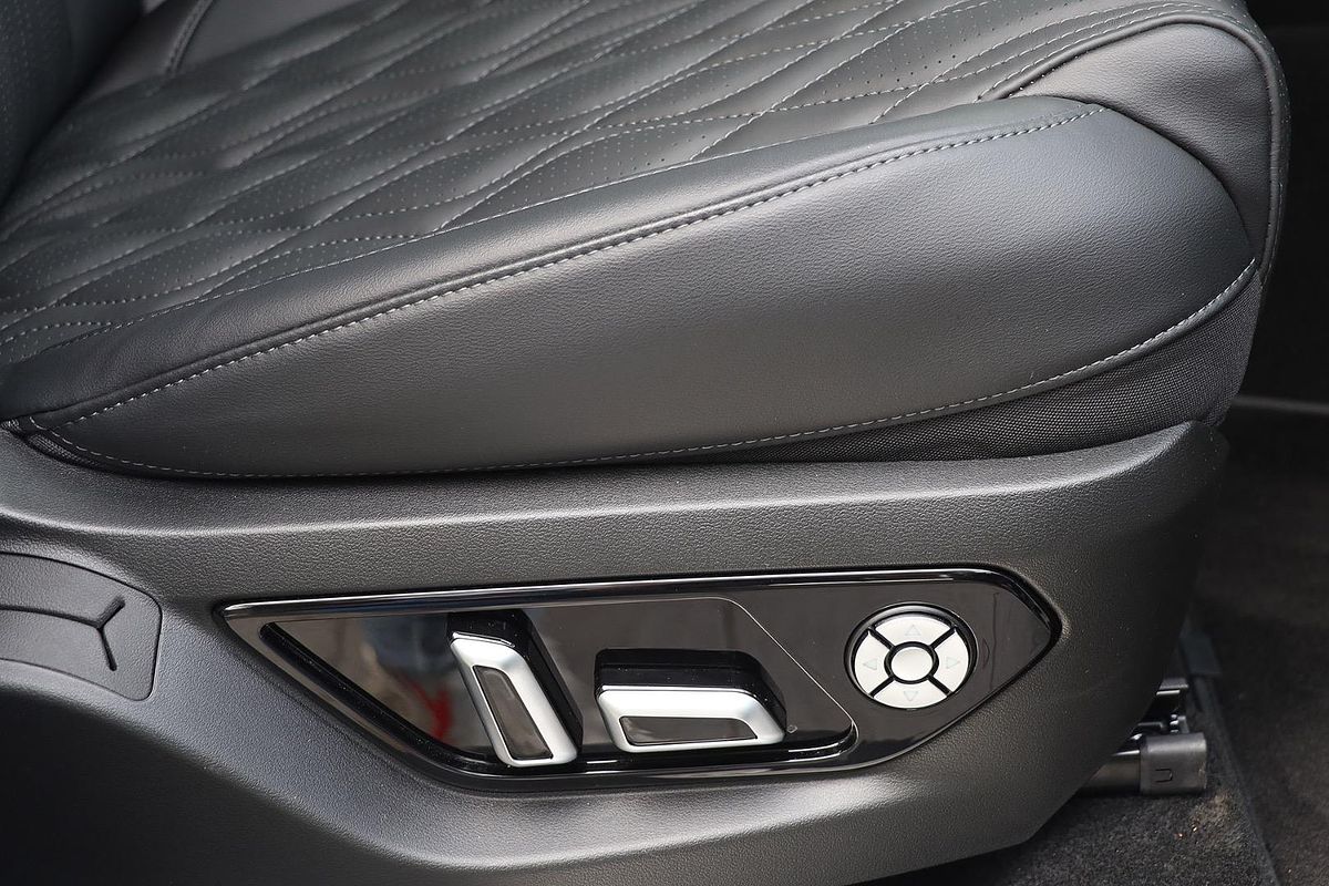 2025 GWM Tank 500 Ultra Hi4-T PHEV P03