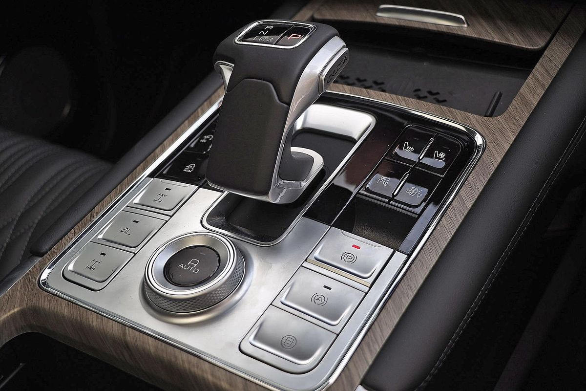 2025 GWM Tank 500 Ultra Hi4-T PHEV P03