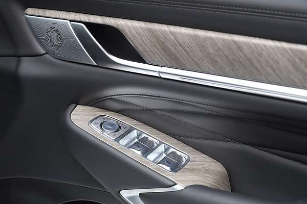 2025 GWM Tank 500 Ultra Hi4-T PHEV P03